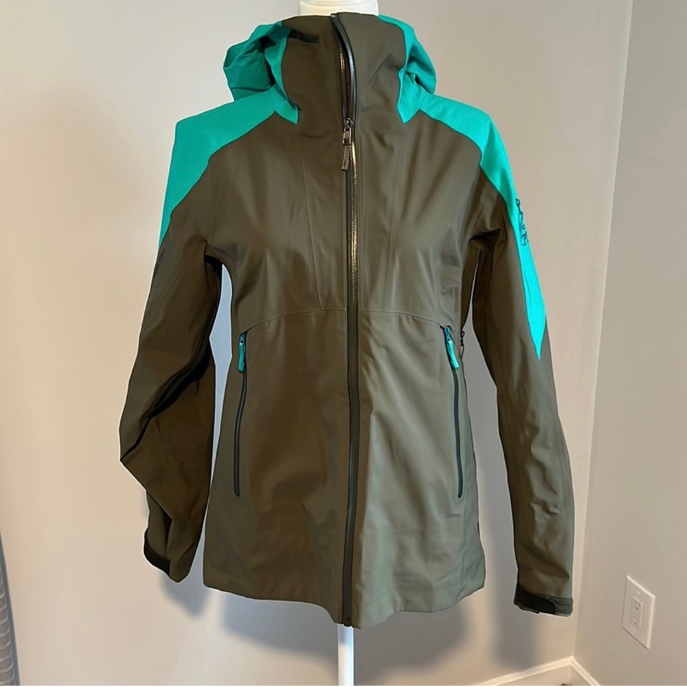 NWT Arc’teryx Sentinel ski/snowboard jacket size M